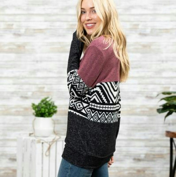 🚨LAST ONE🚨 Tribal Colorblock Tunic Sweater - Picture 2 of 4